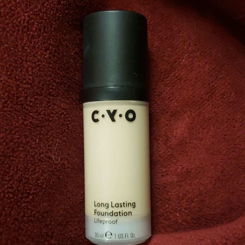 C Y O Long Lasting Foundation in shade 101